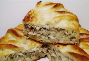 Jellied pie with canned fish