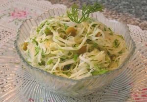 Coleslaw and Green Peas Salad