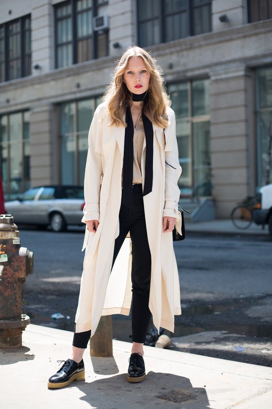 White overcoat with cropped jeans