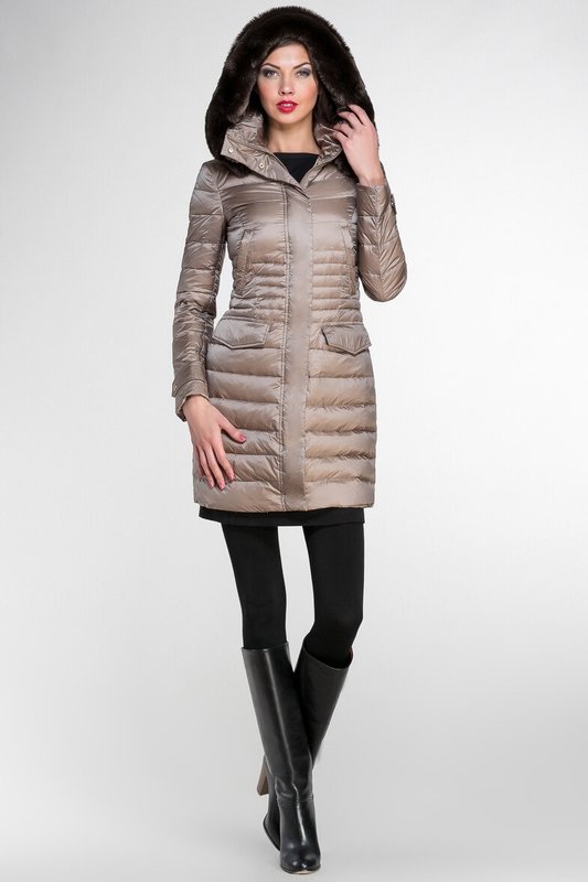 Beige quilted coat with fur on the hood