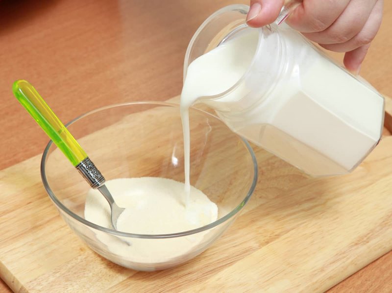 Making a hair mask with kefir