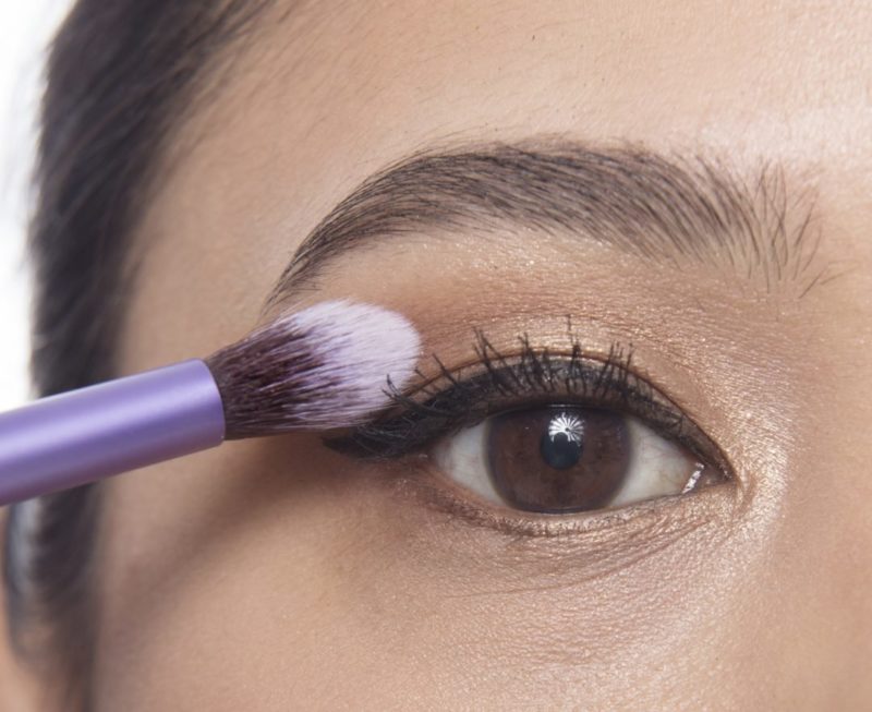 Day makeup for brunettes with brown eyes Day makeup for brunettes with brown eyes