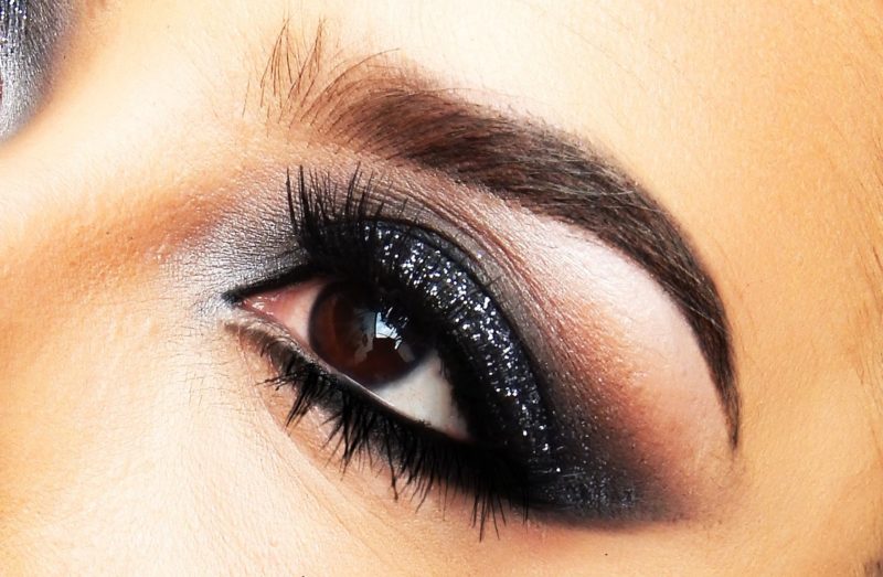 New Year's makeup for brown eyes New Year's makeup for brown eyes