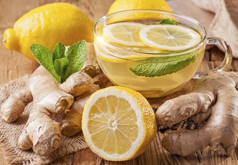 Tea with lemon and ginger for weight loss