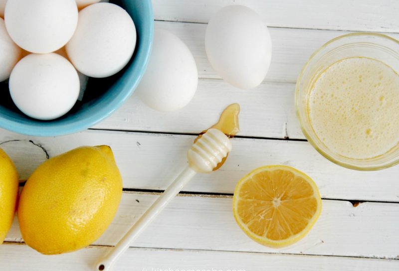 Lemon, honey and eggs for the preparation of a cleansing mask
