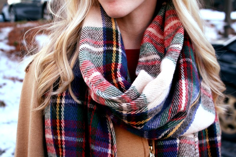 Women's stoles: fashionable images