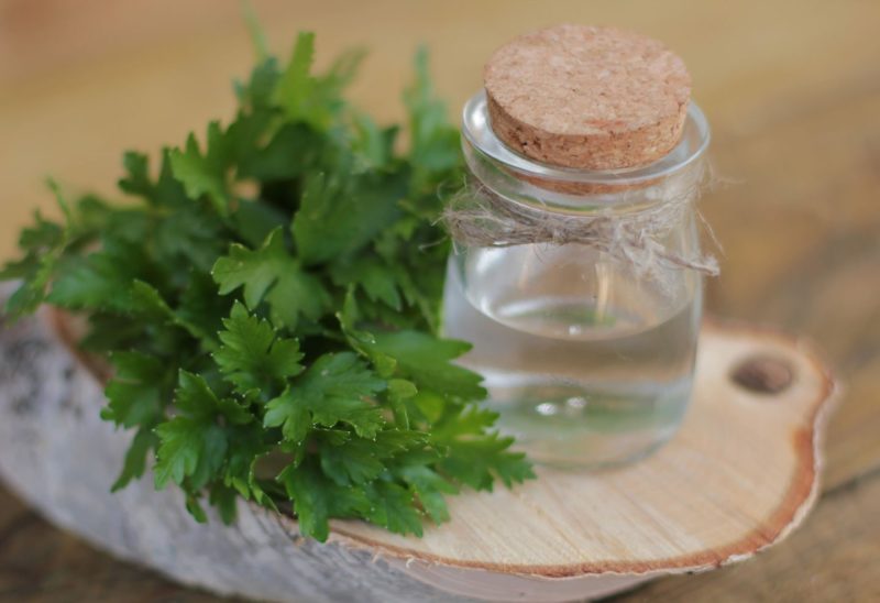 Parsley juice for mask