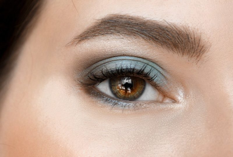 Spring makeup for brown eyes