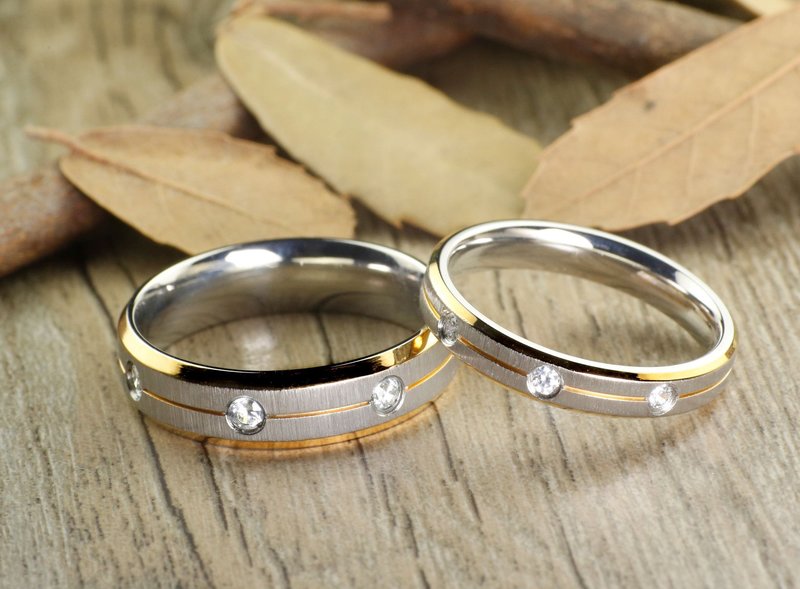 Wedding rings: a combination of different metals