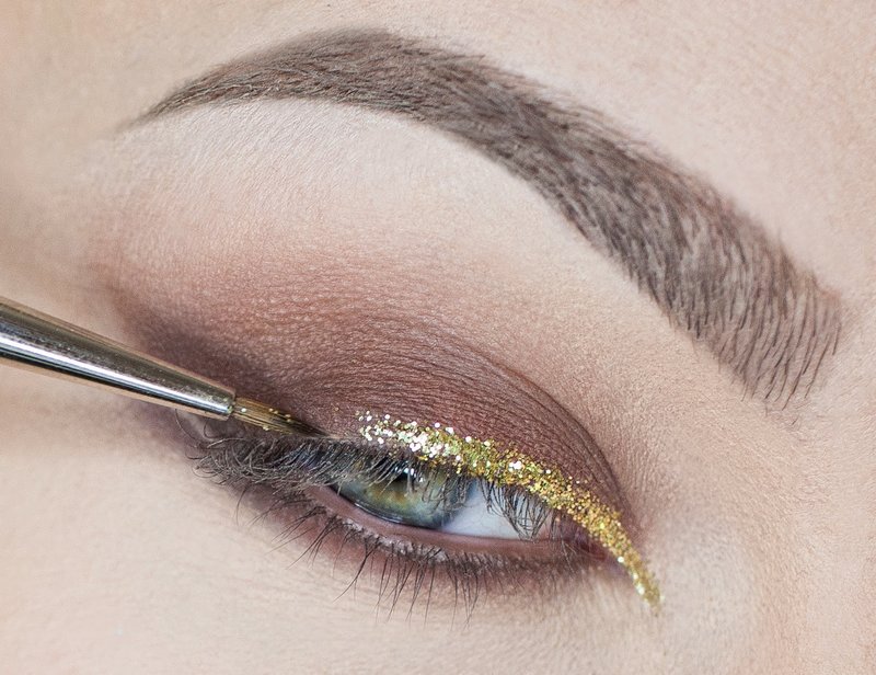 Golden arrow drawing