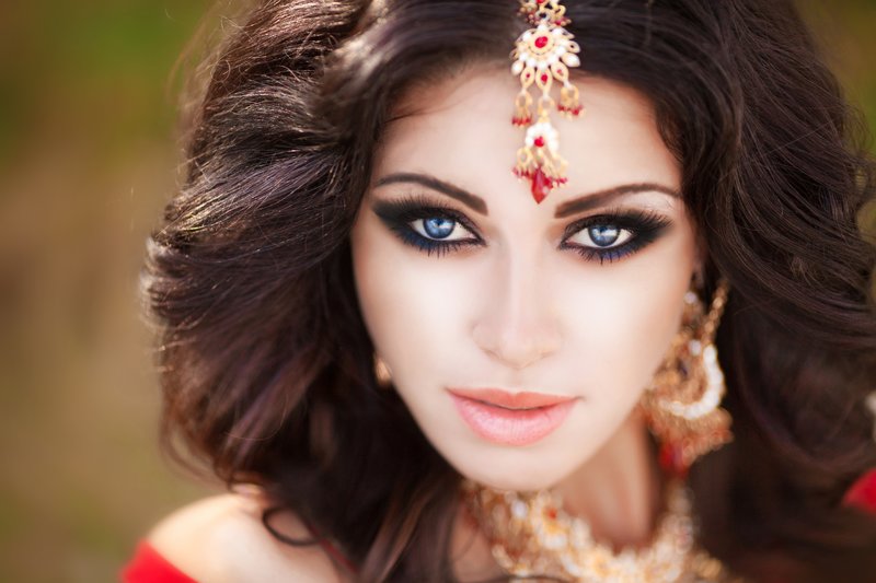 Oriental makeup for blue eyes