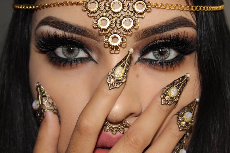 Arabic makeup