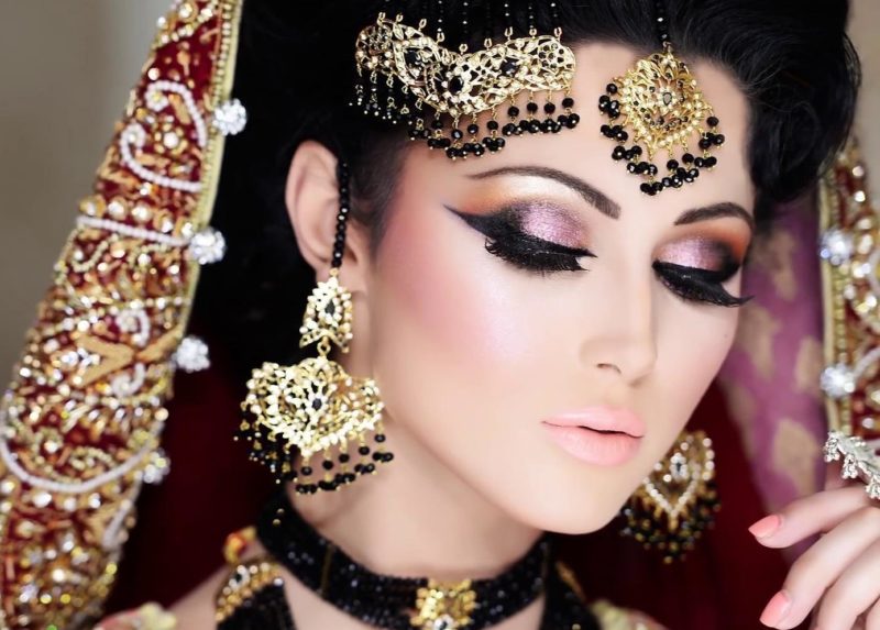 Indian blue eye makeup