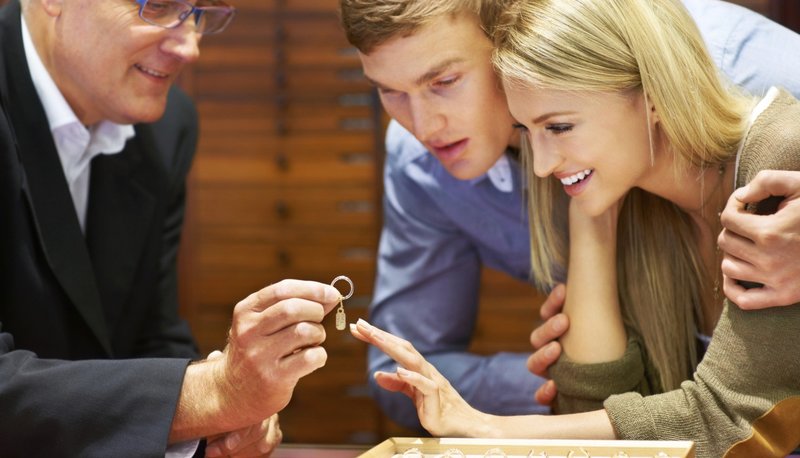 What to consider when choosing engagement rings?