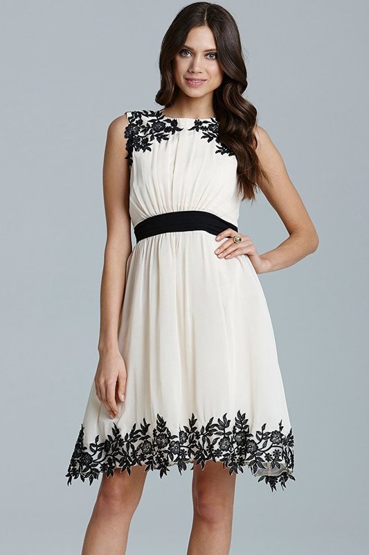 Dress with lace on the shoulders and hem Dress with lace on the shoulders and hem