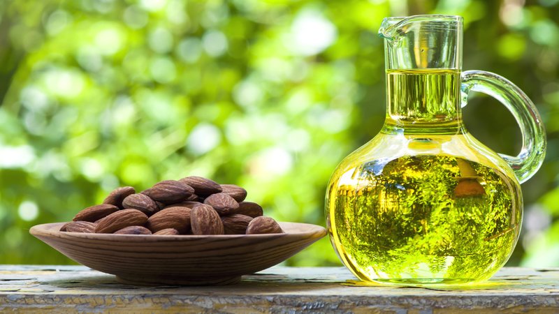 Almond oil for masks