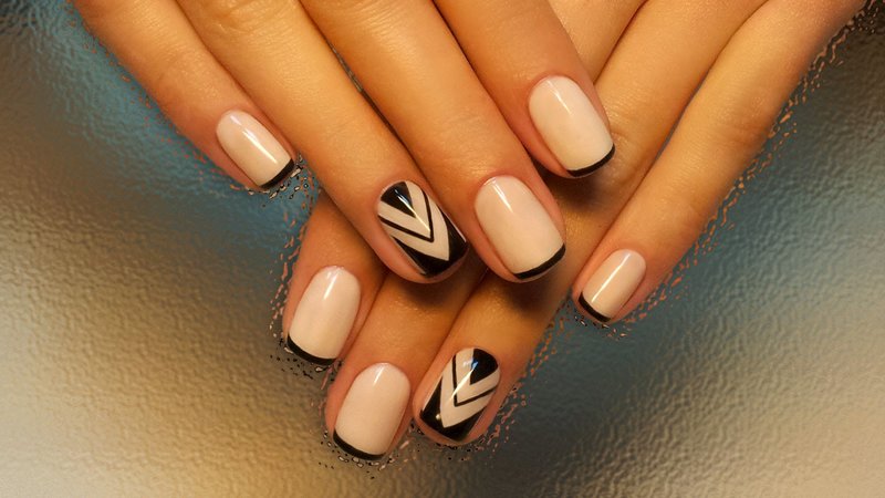 Geometric French for short nails Geometric French for short nails