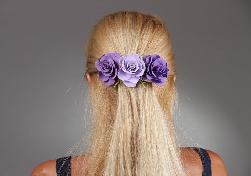 Hairpin with roses