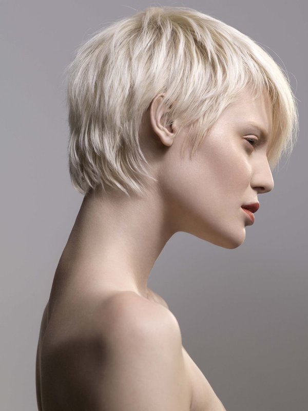 Garcon girl with oblique bangs