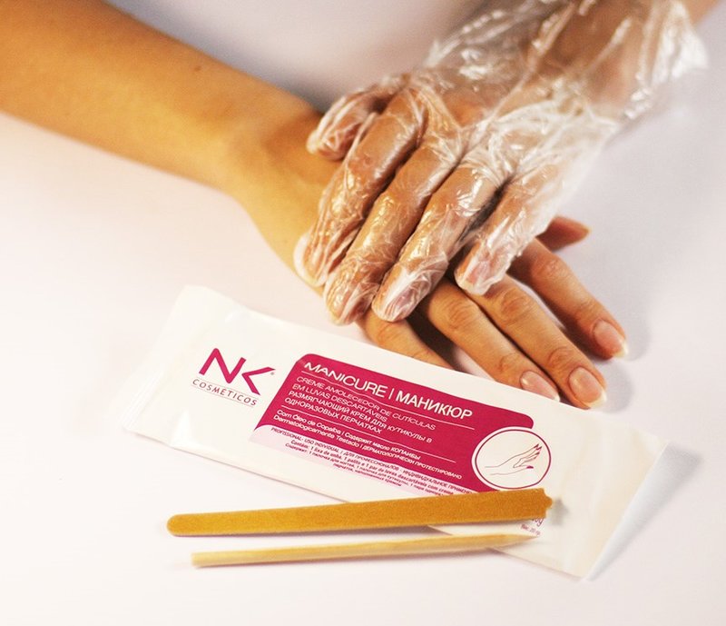 Performing Brazilian Manicure Performing Brazilian Manicure