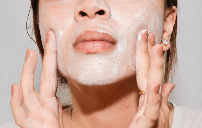 Applying a mask with soda