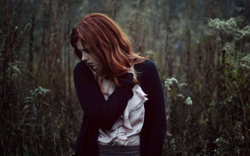 Lonely girl Female loneliness: reasons