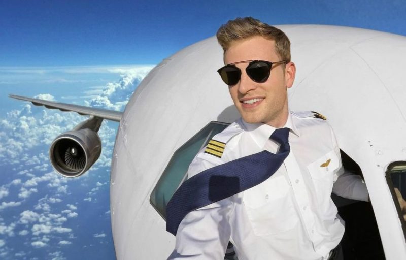 Be a pilot in a dream