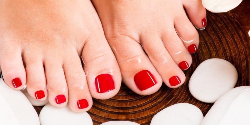Solid red pedicure Pure red gel polish
