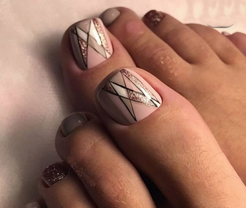 Geometric Lines Pedicure Geometric lines