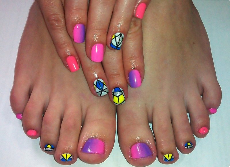 Vertical Ombre from Purple to Pink Bright color combination