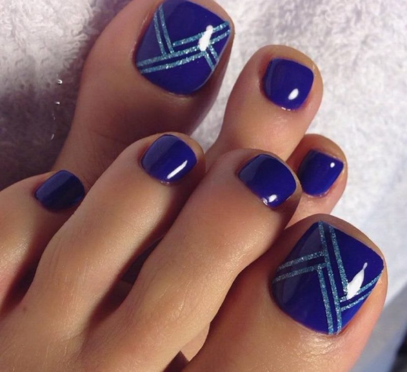 Broken lines with glitter. Broken lines