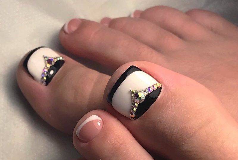 Two-tone jacket on legs Two-tone jacket on legs