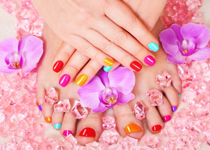 Trendy colors for pedicure 2024 Trendy colors for pedicure 2024