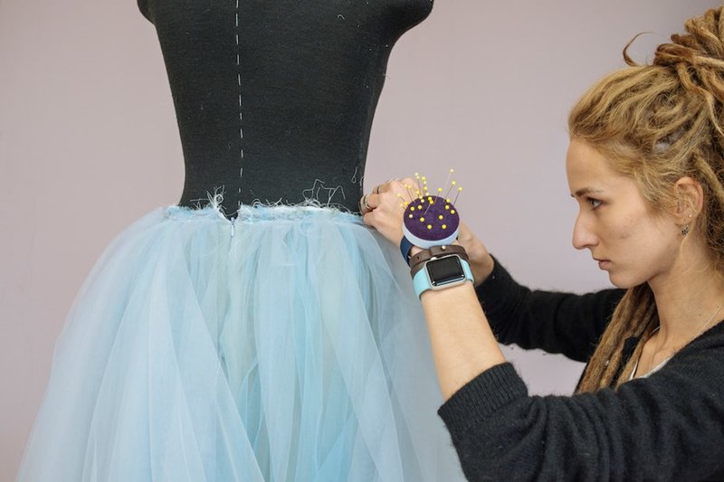 Sew a dress in a dream