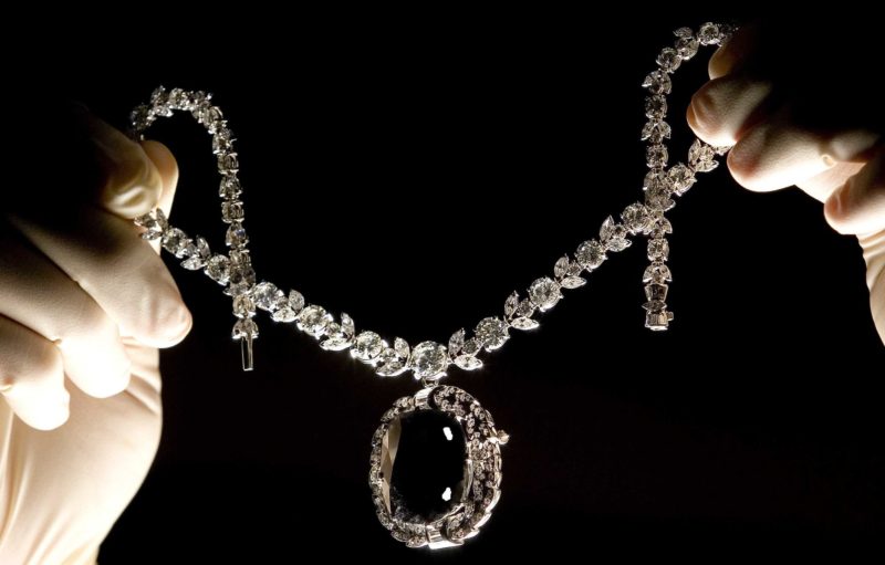 Action with diamonds in a dream