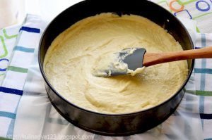 Pie with green onions and egg