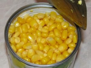 Beans and crackers salad