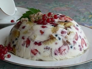 Fruit jelly cake