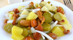 Salad with pickled mushrooms