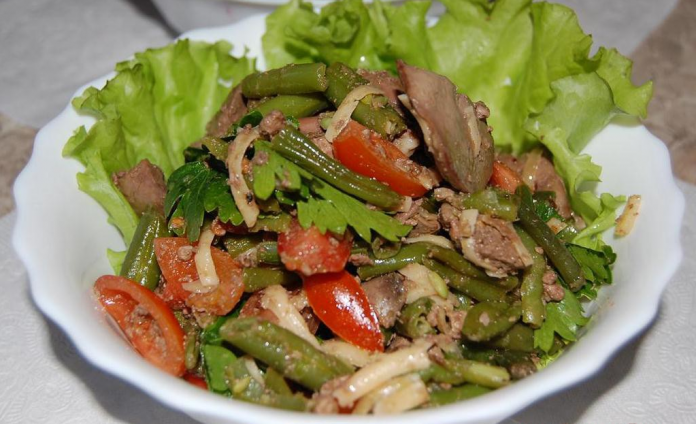 salad with liver
