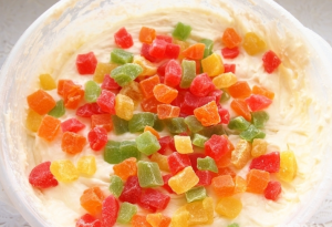 Apple pie with cottage cheese and candied fruit