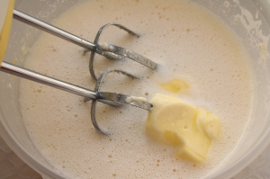 Apple pie with cottage cheese and candied fruit