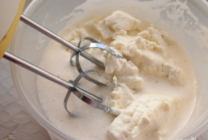 Apple pie with cottage cheese and candied fruit