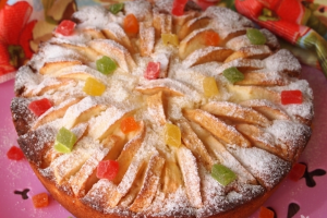 Apple pie with cottage cheese and candied fruit