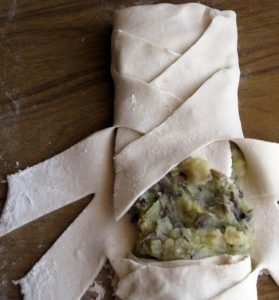 Puff pastry with mushrooms and potatoes