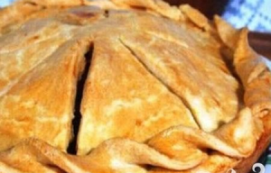 Pie with meat and apples