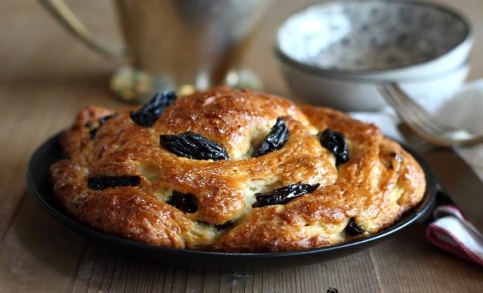 Pirog-s-chernoslivom