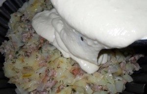 Quick jellied pie with meat and potatoes