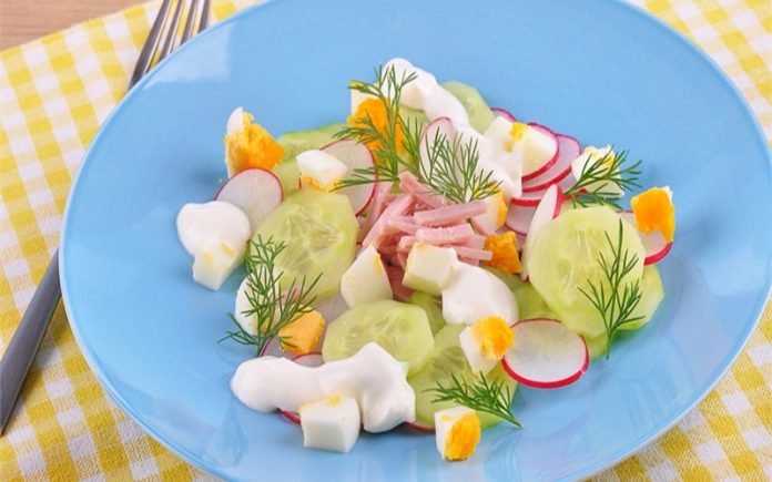 Salat-s-vetchinoj-i-ovoshhami