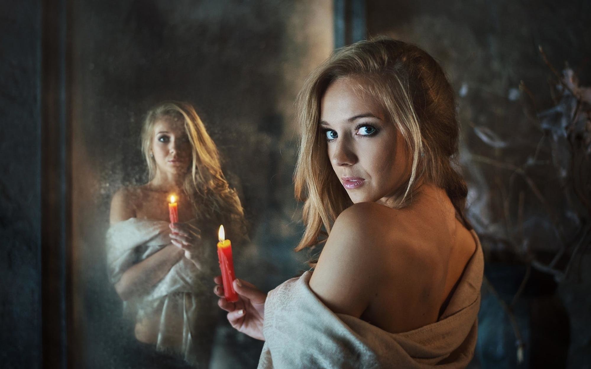 conspiracy from lipoma in front of a mirror